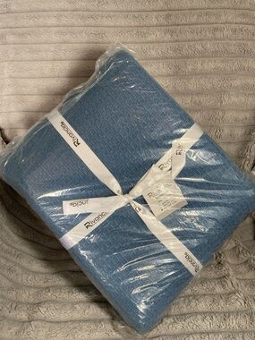 Rivancia:  Waffle Cotton Blanket 90x108 (king) - BLUE